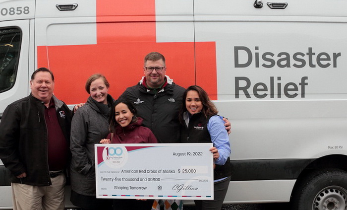 Bank donates $25,000 for American Red Cross vehicle