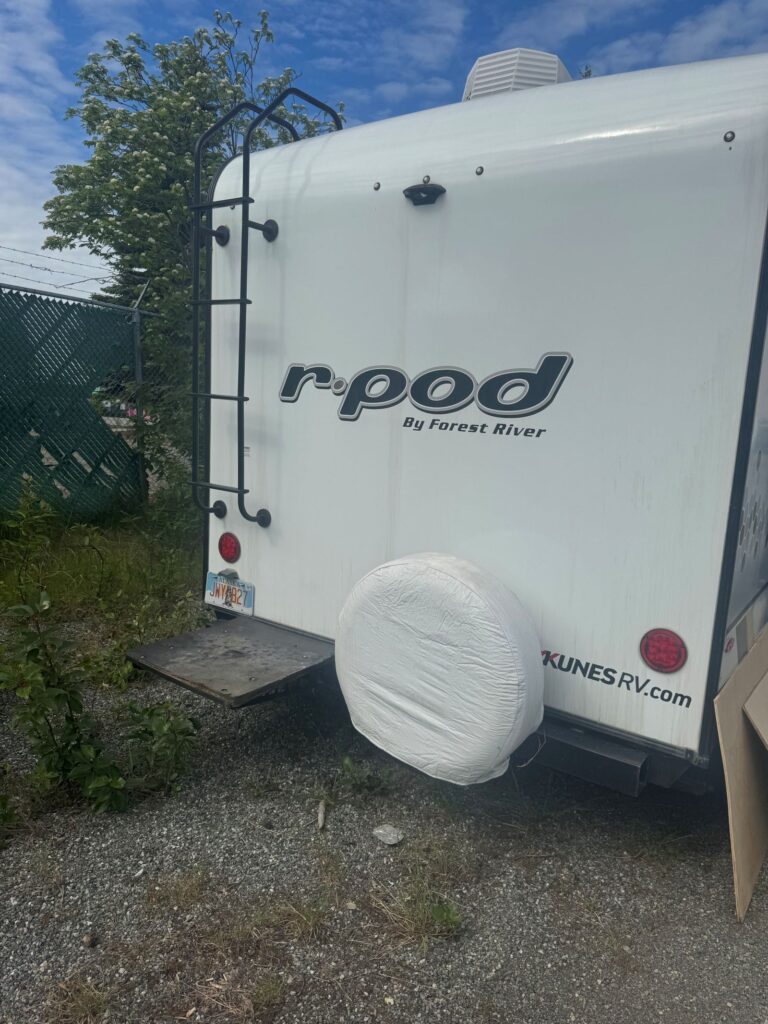 Photo of the back of the rpod