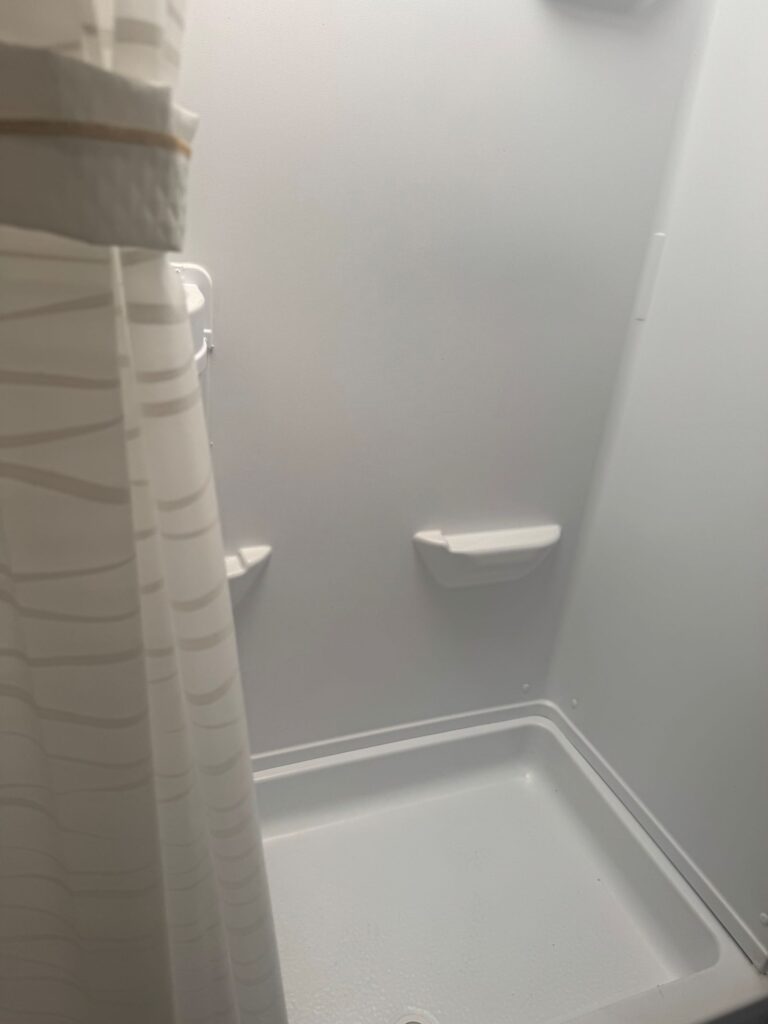 Photo of the shower inf the rpod